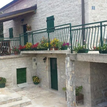 Modernes Ferienhaus In Mit Garten, Grill Und Terrasse 別荘