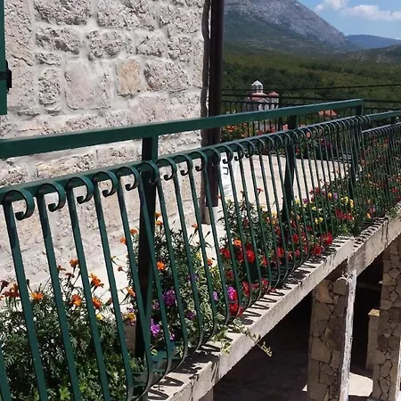 Modernes Ferienhaus In Mit Garten, Grill Und Terrasse * Cetina